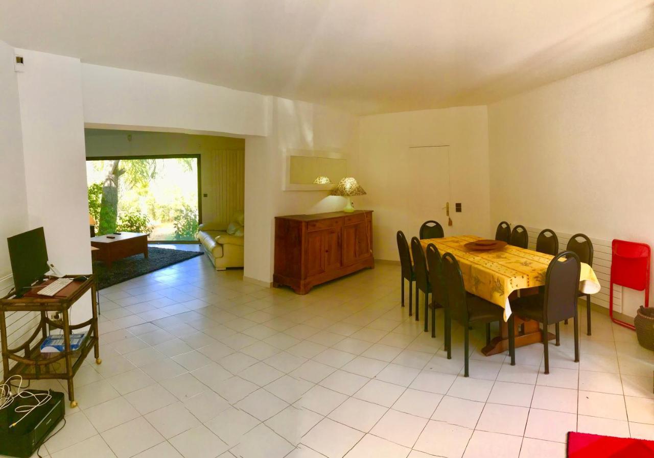 Climatisee Avec Piscine Sur Les Hauts De Villa *