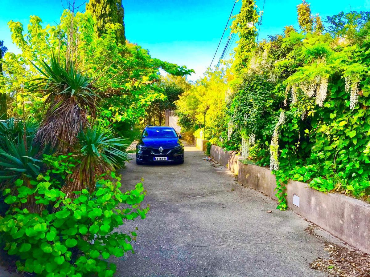 Climatisee Avec Piscine Sur Les Hauts De Villa